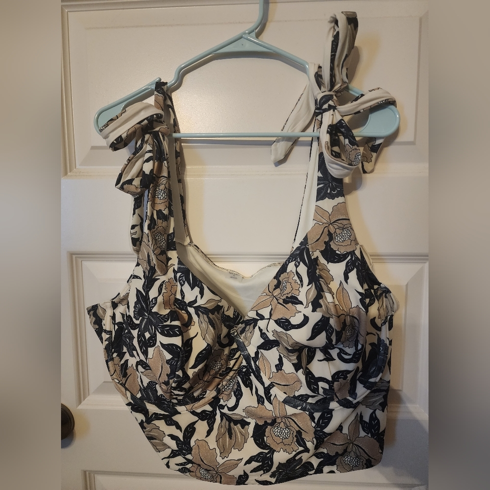 Old Navy Tie-Shoulder Underwire Tankini Swim Top